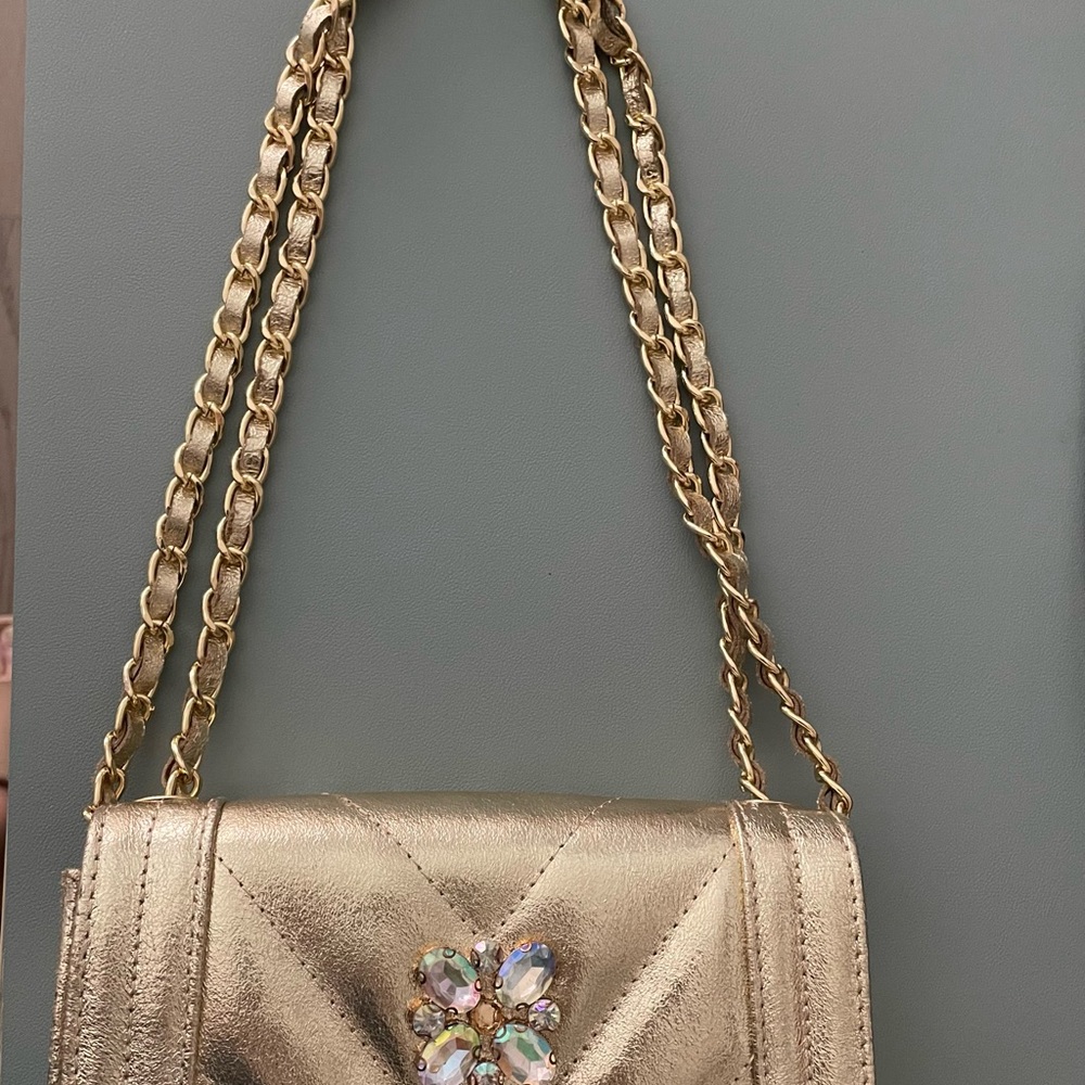 Persaman Elegant Gold Chain Clutch - Preowned